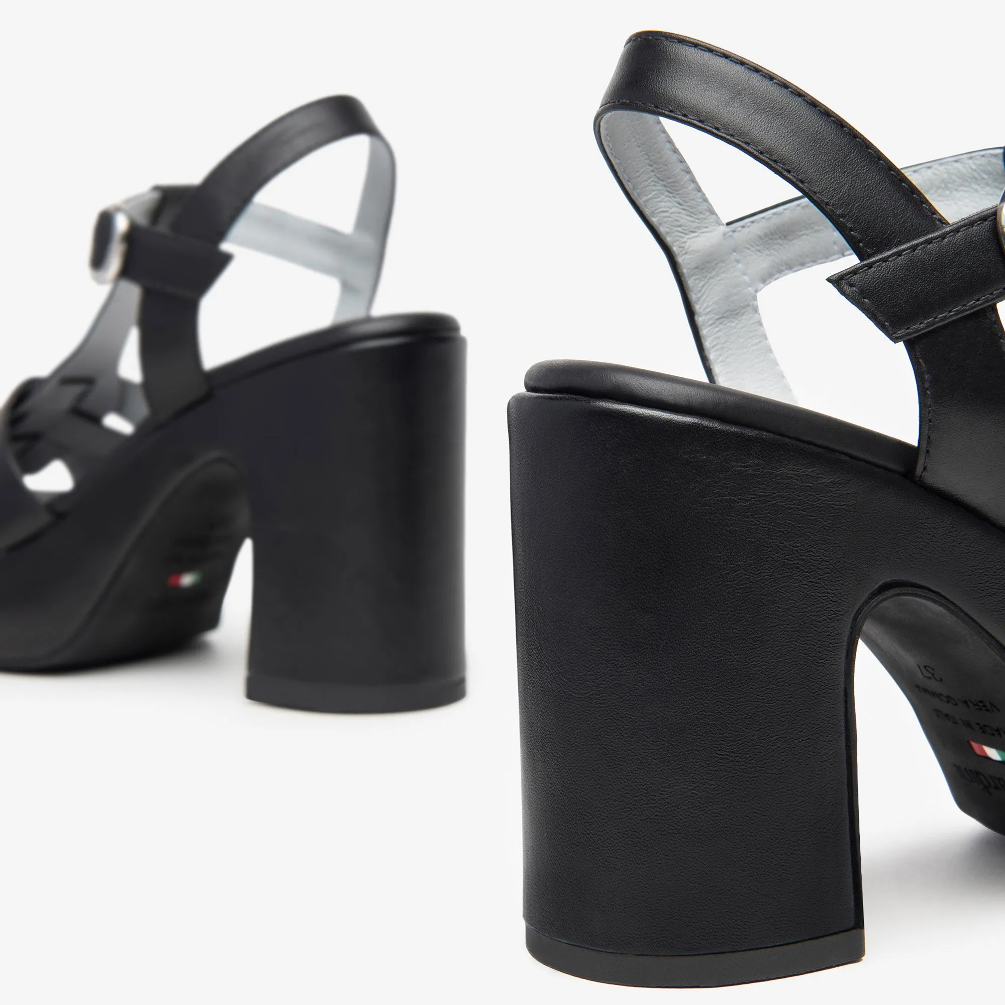 NERO GIARDINI Sandali con tacco Donna - Nero modello E410402D