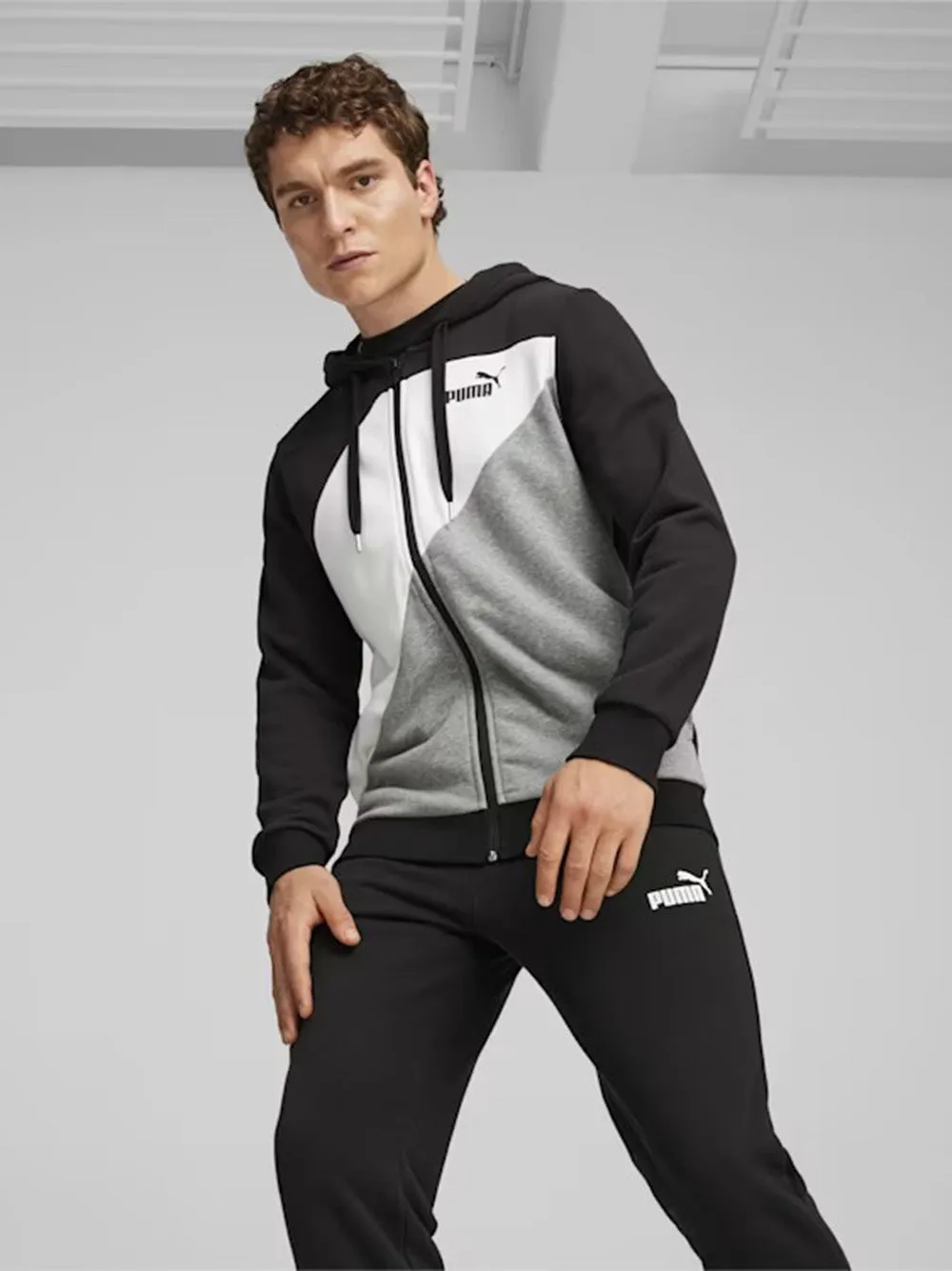 Tuta Puma in felpa garzata leggera con cappuccio colorblock nero grigio bianco